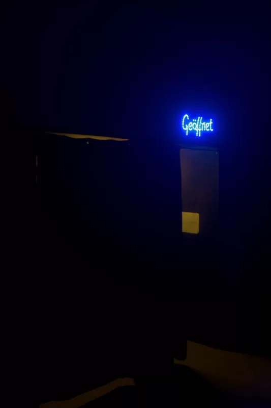 Erste generischen Beichtstuhl von Dennis Poser und Conny Winter Performance und Installation 2017